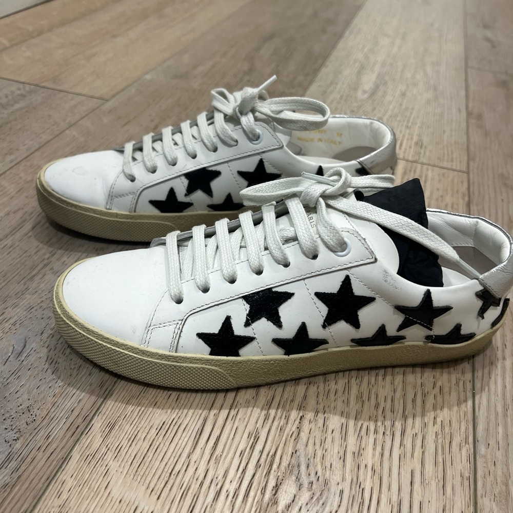 Saint Laurent Leather SL/06 Low-Top Star Sneakers in size 37